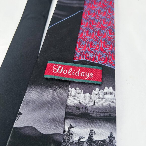 Holiday Traditions Men's Christmas Nativity Necktie - Picture 5 of 5